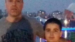 Oğlunu ensesinden bıçakladı