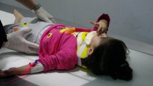 Pencereden düşen çocuğu ölümden çamaşır ipi kurtardı