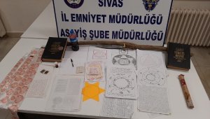 Şaka gibi olay! Büyücüler ölümle tehdit etti