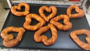 Sevgililer Günü'ne özel simit