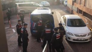 Sevgilisinin evine sakladığı silahlar polis baskınıyla bulundu