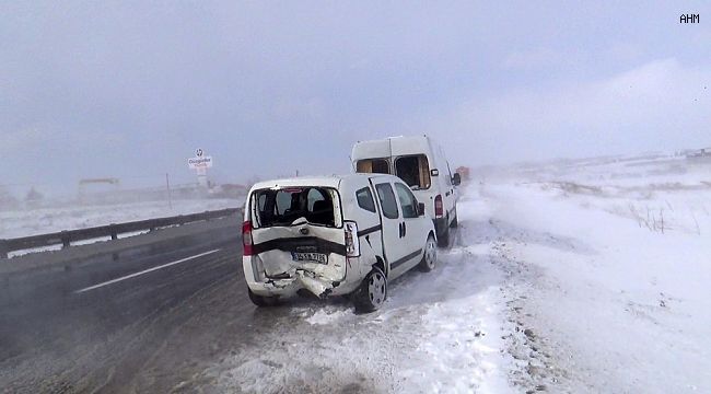 Silivri E-5 karayolunda 7 aracın karıştığı zincirleme kaza