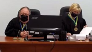 Ukrayna'da mahkemede uyuyakalan hakime soruşturma