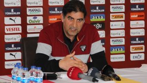 Ünal Karaman: "Ayak oyunu bilmeyiz, ayak topunu iyi biliriz"