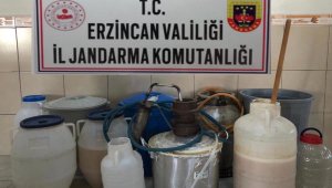 Uslanmıyorlar! Erzincan'da 205 litre sahte alkol ele geçirildi