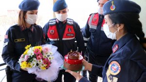 Yozgat jandarmasından 50 yıllık evli çifte anlamlı sürpriz