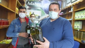 Zeytinyağını renkli şişelerde saklayın