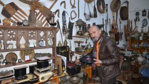 5 bine yakın antikayla müze kurdu