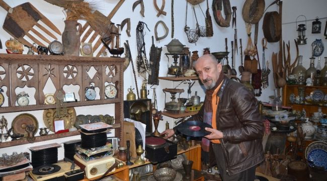 5 bine yakın antikayla müze kurdu