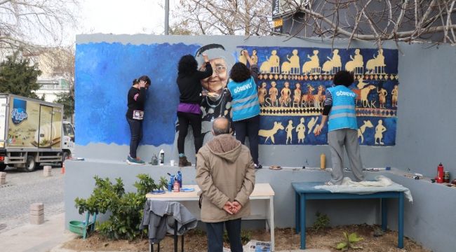 5 kadın öğretmenden Muazzez İlmiye Çığ resmi