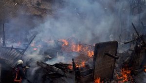 7 kişilik ailenin yaşadığı ev küle döndü