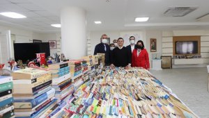 AK Parti, Cemil Meriç Kitaplığına 4 binden fazla eser bağışladı