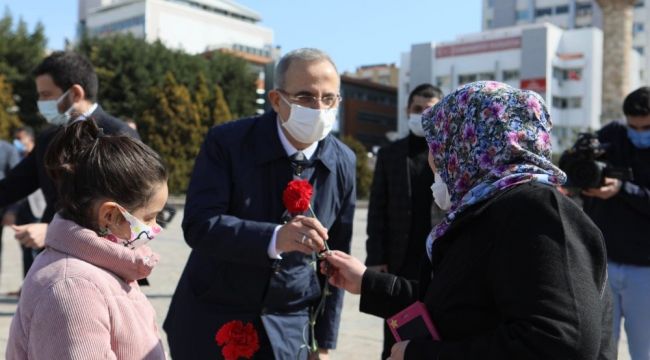AK Parti İzmir Dünya Kadınlar Gününde 30 ilçede sahadaydı