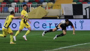 Altay: 3 - Menemenspor: 0