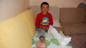 Arabanın altında kaldı