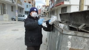 Atmayın şu maskeleri yere