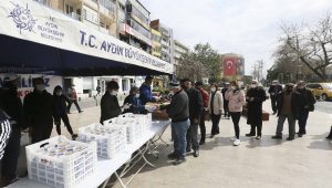 Aydın Büyükşehir'den Miraç Kandili dolayısıyla vatandaşlara helva ikramı