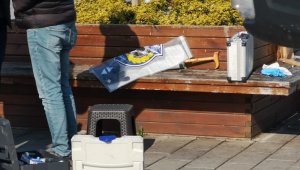 Bankta otururken tabancayla intihar etti