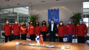 Başkan Günel, depremin kahramanlarıyla buluştu