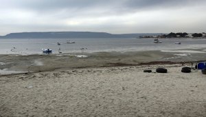 Çanakkale'de deniz 30 metre çekildi