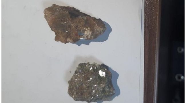 Definecilerin evinden 4 milyar liralık değerli taş ele geçirildi