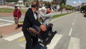 Deniz bebek, bebe koltuğuyla hayata tutundu