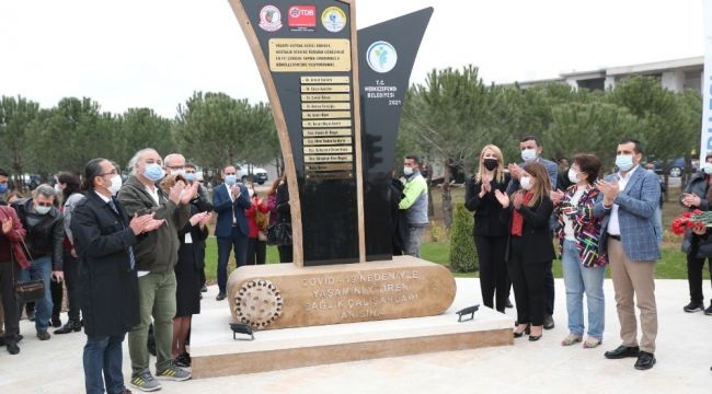 Denizli'de 'Sağlık Çalışanlarına Saygı Anıtı' açıldı