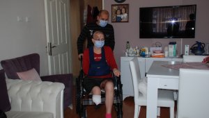 Depremzede Gülçin, umuda "adım" atsın