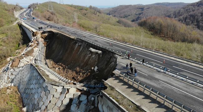 Düzce Zonguldak yolu çöktü