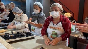 Ev kadınları, gıdayı korumak için mutfağa girdi