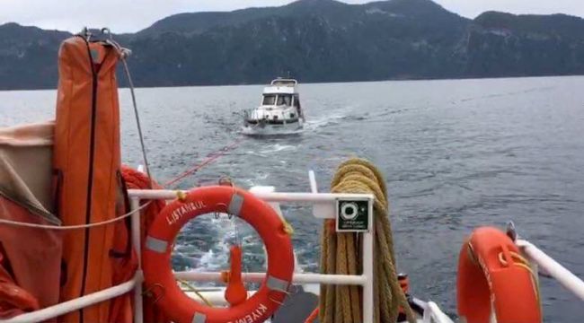 Fethiye'de sürüklenen tekneyi kıyı emniyeti kurtardı