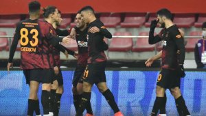 Galatasaray 3 golle 3 puanı aldı