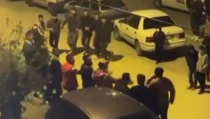 Gençlerden meşale eşliğinde korona halayı