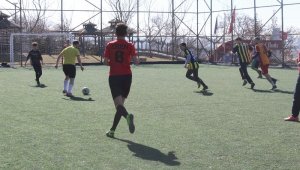 Halı sahalar açıldı