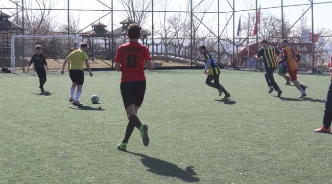 Halı sahalar açıldı