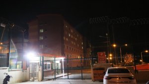 İzmir Göçmen Geri Merkezi'nde yangın paniği