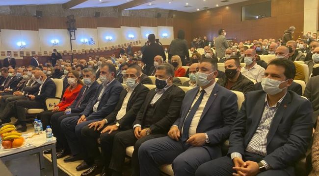 İzmir Mardinliler Federasyonu'nda Tunç güven tazeledi