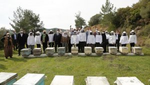 İzmir'de 100 Roman kadına, 1000 arı kovanı