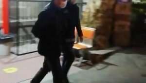 İzmir'de FETÖ'nün hücre evlerine baskın