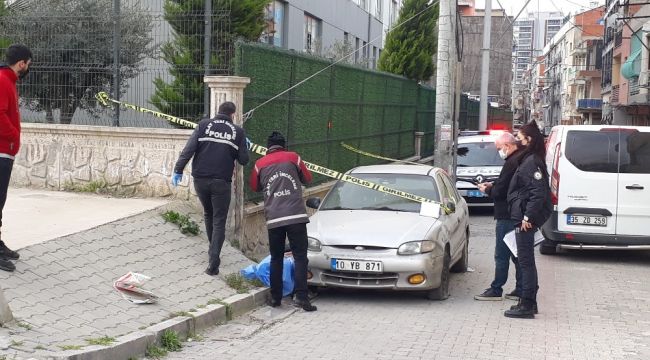 İzmir'de kaldırımda bir kişinin cansız bedeni bulundu