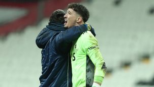 Kaleci Altay maç bitimi gözyaşlarını tutamadı