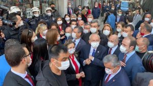 Kılıçdaroğlu, Salihli'de muhtarlar ve partililerle buluştu