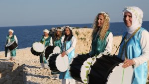 Kızkalesi'nde kadın haklarına dikkat çektiler