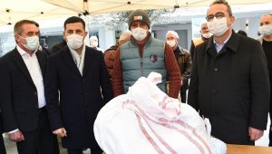 Kuşadası Belediyesi'nden balıkçı esnafına destek