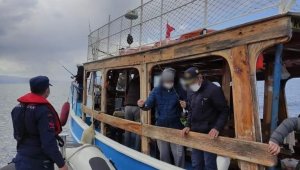 Kuşadası'nda denizde korona denetimi