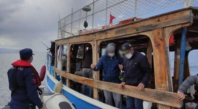 Kuşadası'nda denizde korona denetimi