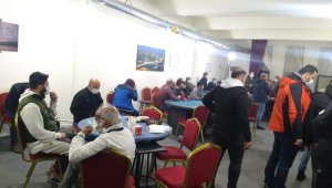 Manisa'da depoda kumar oynayanlara suçüstü