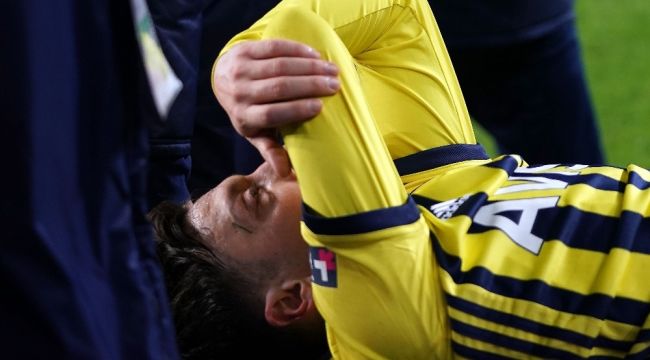 Mesut Özil: Takıma yardımcı olamayacağım, çok üzgünüm