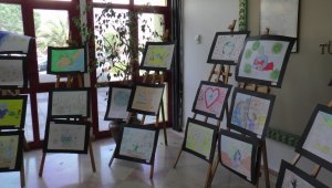 Minik öğrenciler sağlık çalışanlarını unutmadı