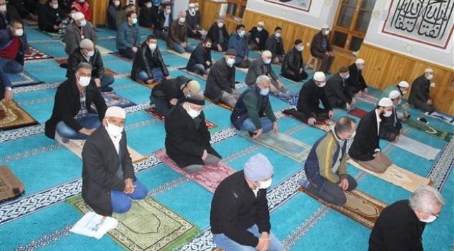 Miraç Kandili nedeniyle camiler doldu taştı